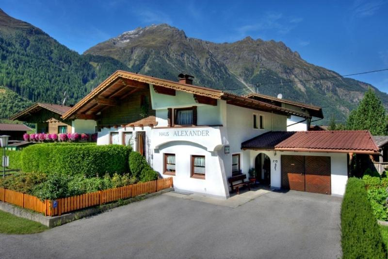 Ferienwohnung Haus Alexander Längenfeld Exterior foto